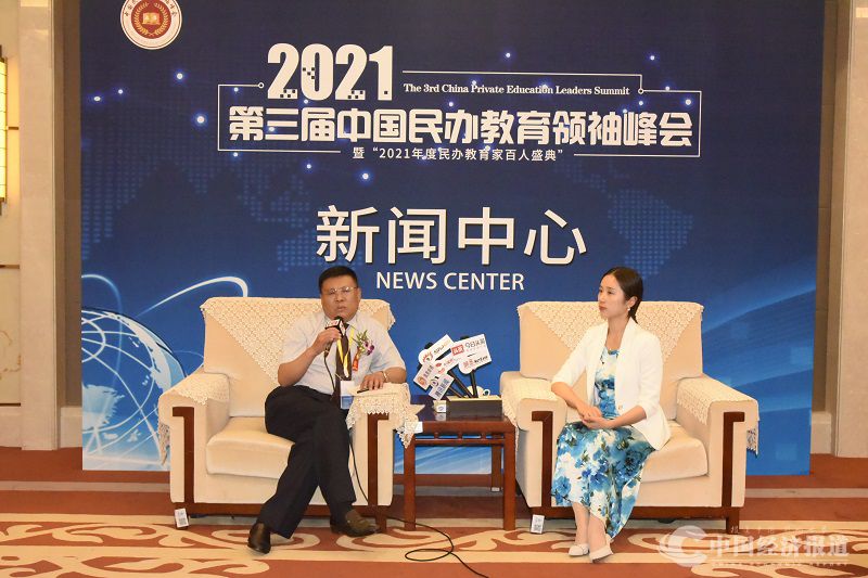 14 宁津县宝莲华双语学校理事长王敬良.JPG