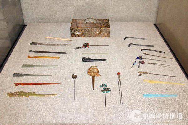 4首家中国民间簪子博物馆落户北京暨步摇风中国路·2021 流动的艺术展览开幕.jpg