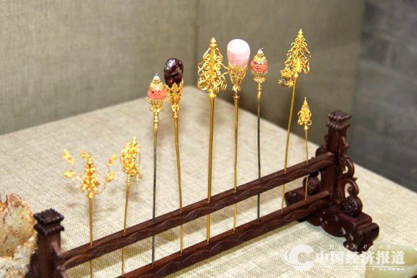 6首家中国民间簪子博物馆落户北京暨步摇风中国路·2021 流动的艺术展览开幕.jpg