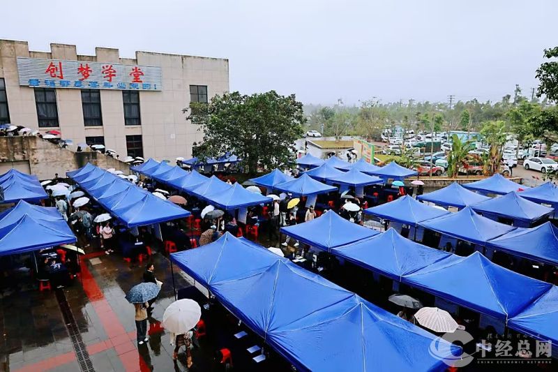 1740567865348667.jpg b129071aa789ba421edde9077edc2da6.jpg