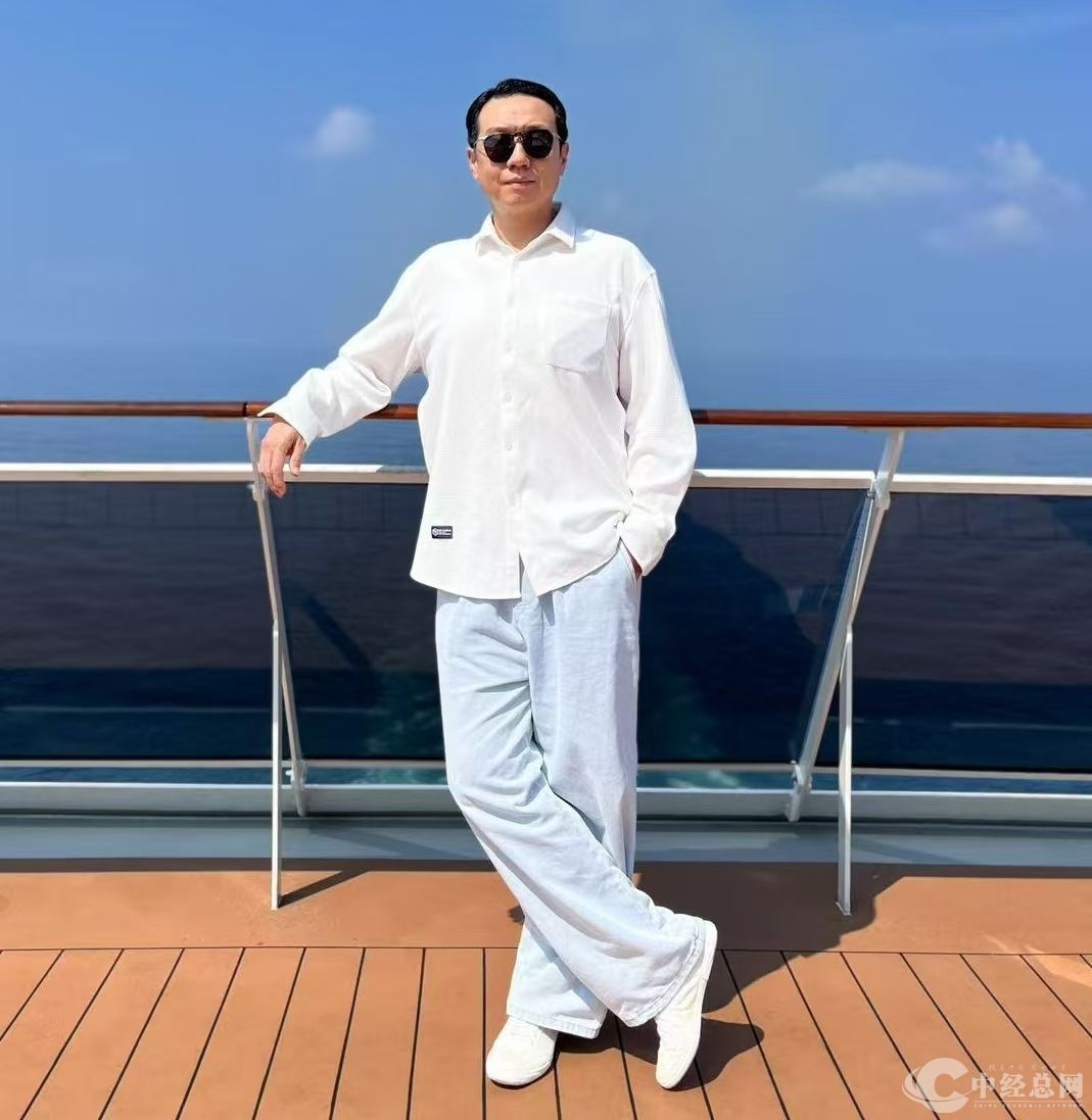 1747618444224180.jpg 张巨照片.jpg